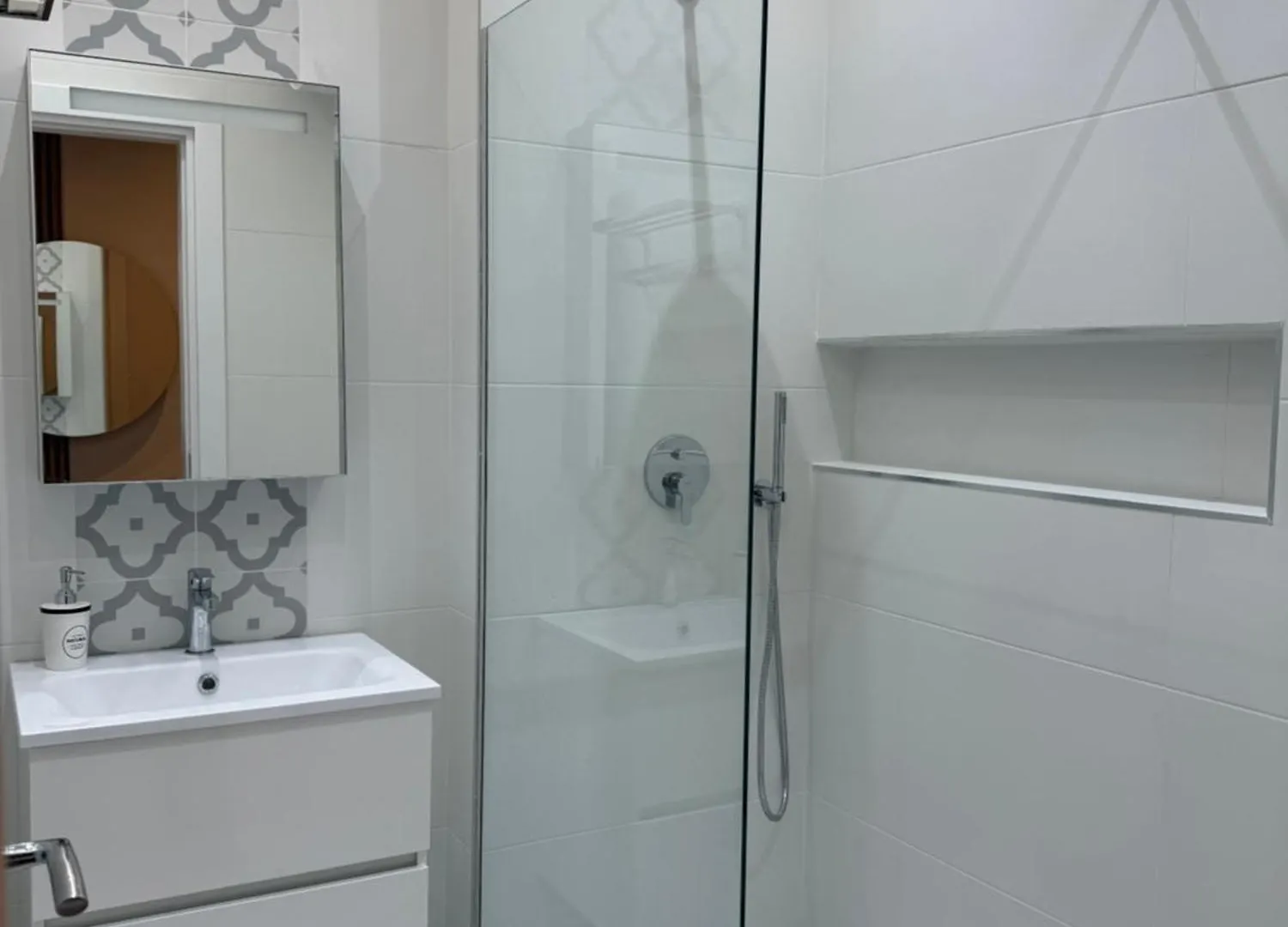 טיראנה Refine City Stay 0*,  אלבניה